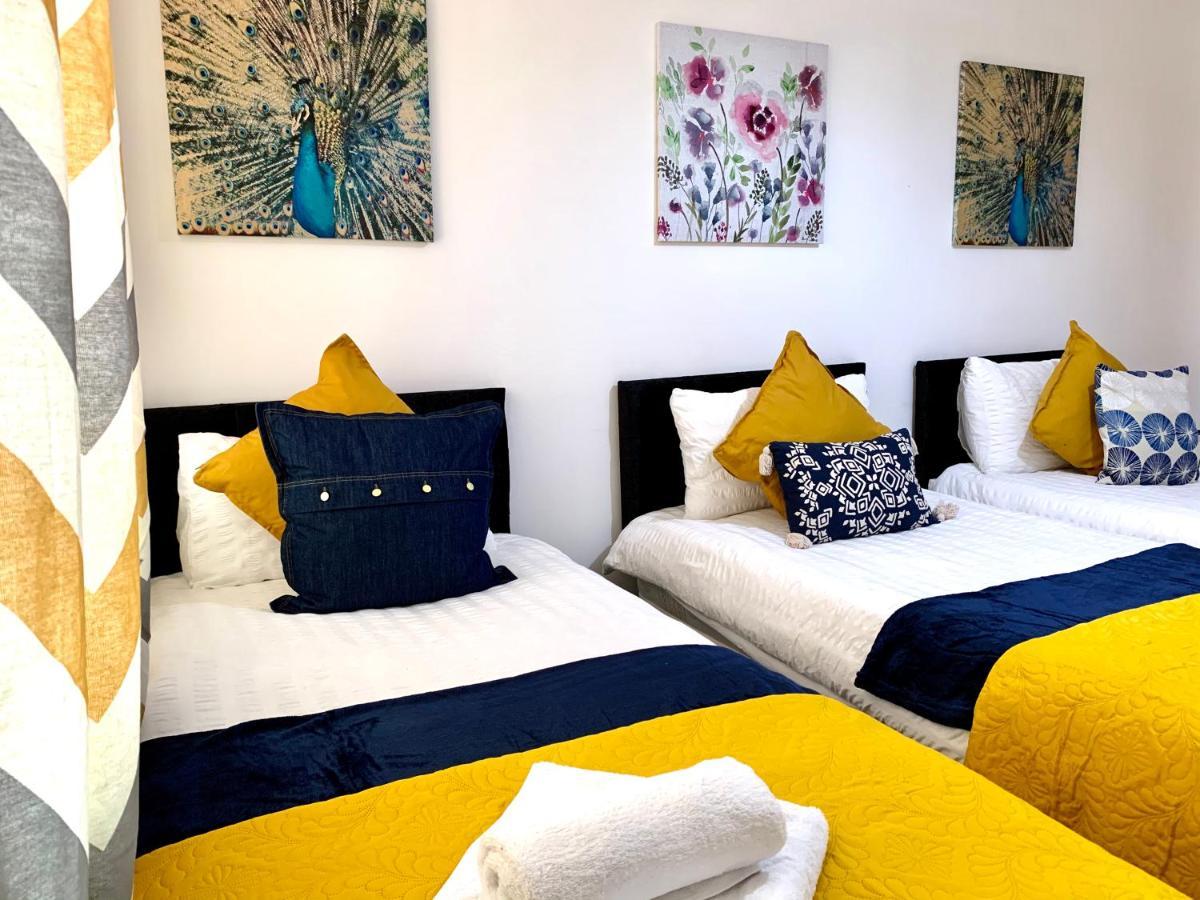 Central London 2 Bedrooms, Seperate Recption, Full Kitchen, Free Parking エクステリア 写真
