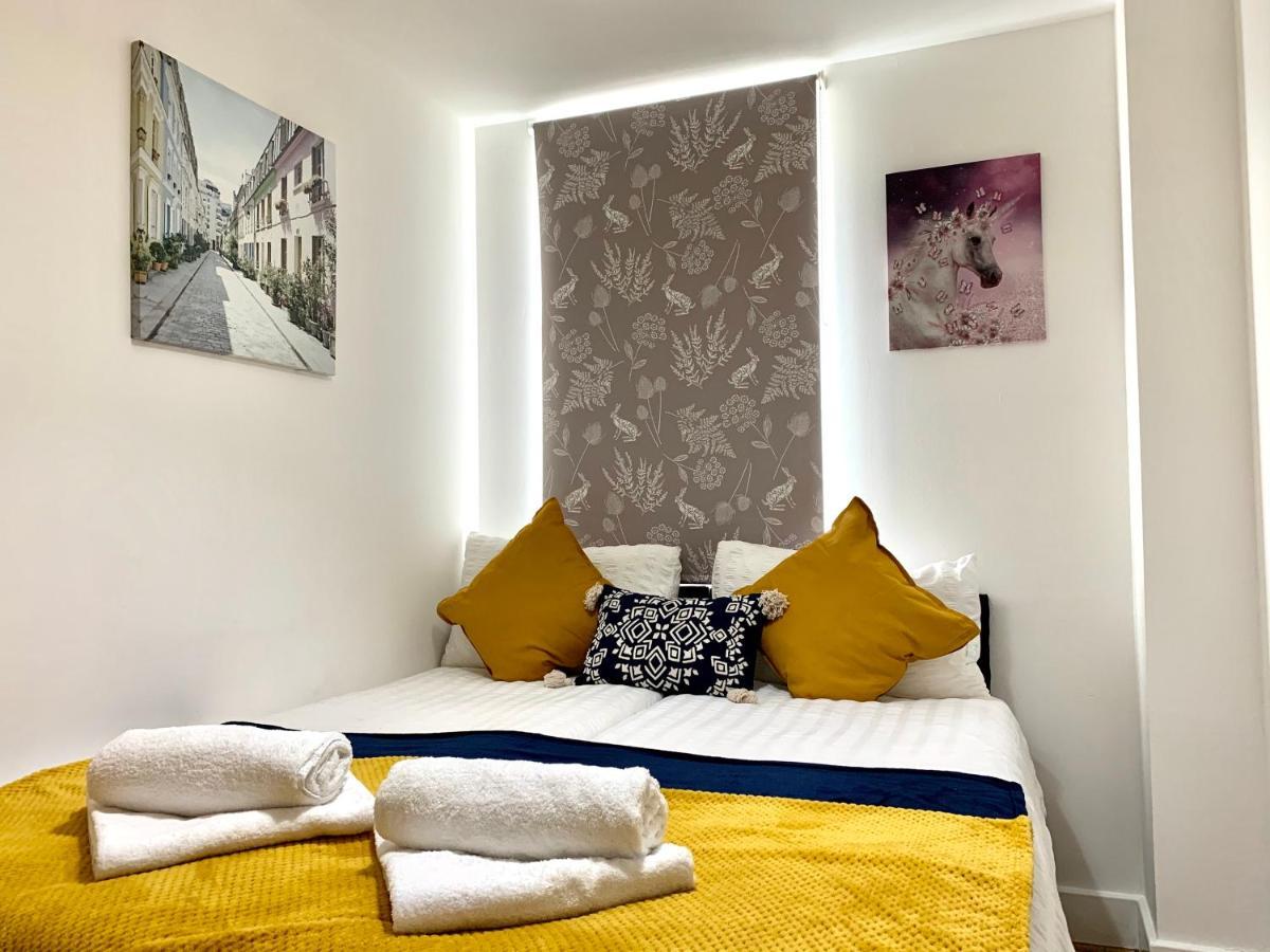 Central London 2 Bedrooms, Seperate Recption, Full Kitchen, Free Parking エクステリア 写真
