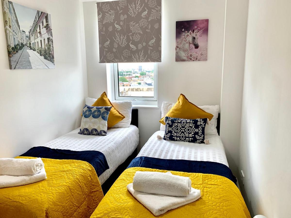 Central London 2 Bedrooms, Seperate Recption, Full Kitchen, Free Parking エクステリア 写真