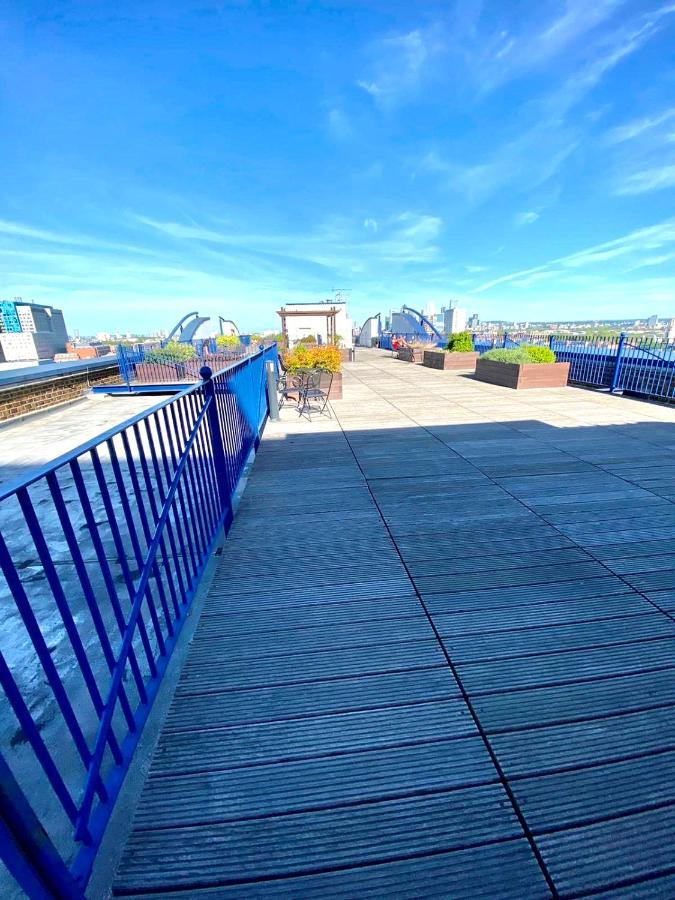 Central London 2 Bedrooms, Seperate Recption, Full Kitchen, Free Parking エクステリア 写真