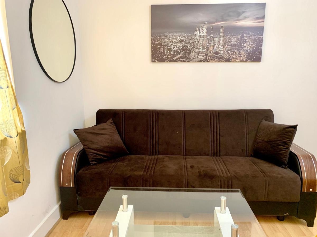 Central London 2 Bedrooms, Seperate Recption, Full Kitchen, Free Parking エクステリア 写真